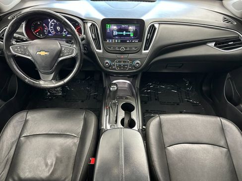 Used 2019 Chevrolet Malibu Hybrid w/ Leather Package image 12