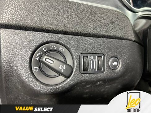 Used 2015 Dodge Charger SXT AWD/4WD image 18