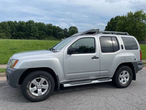 Used 2010 Nissan Xterra S image 3