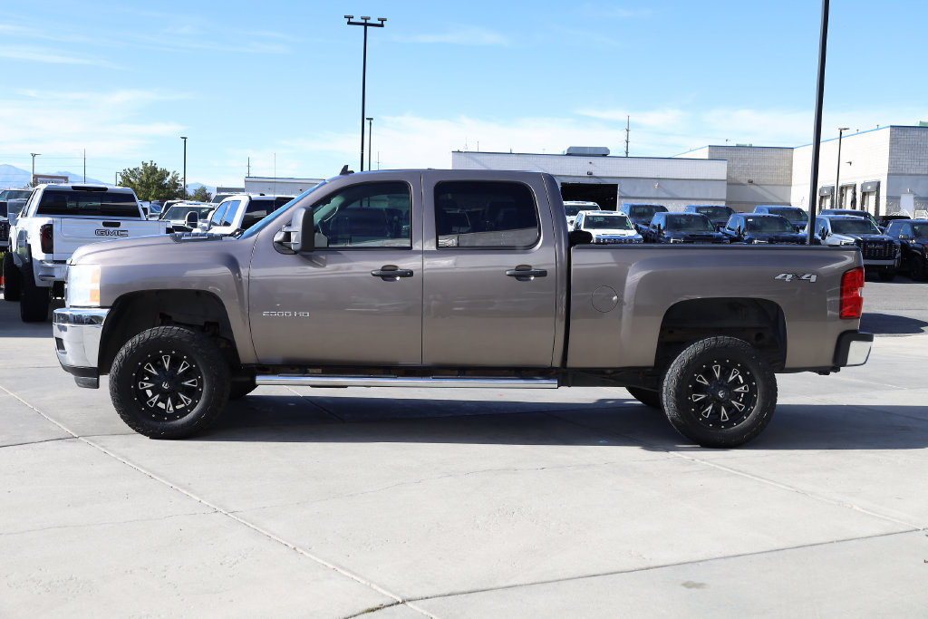 Used 2014 Chevrolet Silverado 2500 LT w/ Interior Plus Package AWD/4WD image 3