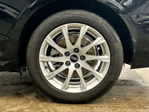 Used 2023 Audi A4 2.0T Premium w/ Convenience Package image 12