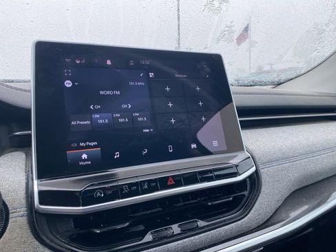 Used 2022 Jeep Compass Latitude w/ Convenience Group image 10