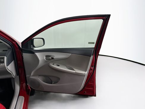 Used 2011 Toyota Corolla LE FWD image 28