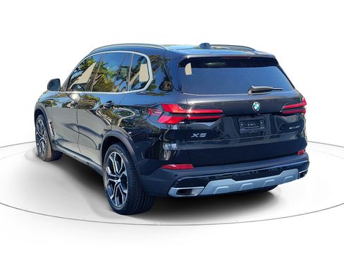 Certified 2024 BMW X5 sDrive40i w/ Parking Assistance Package RWD image 3