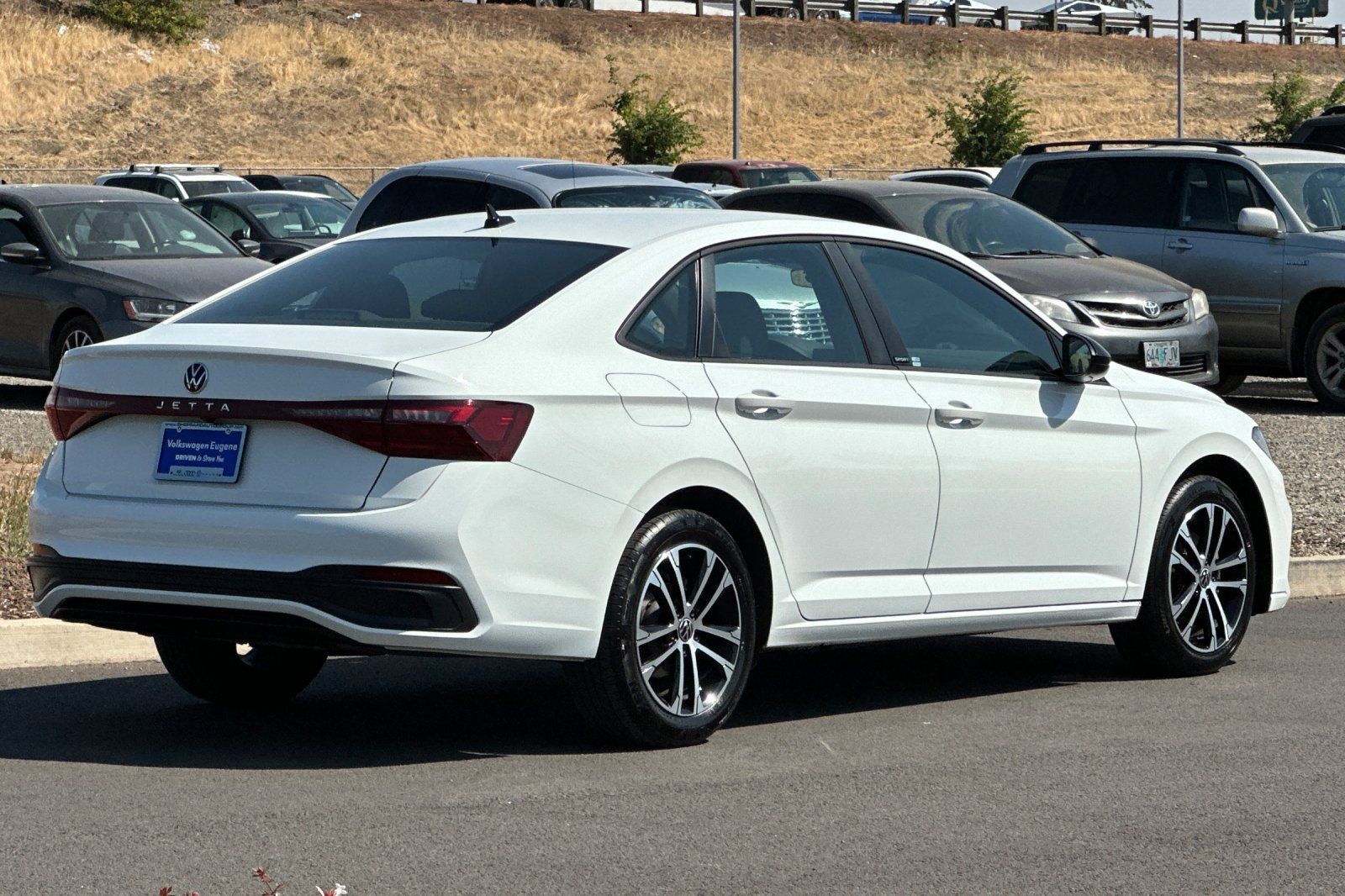 Used 2025 Volkswagen Jetta Sport FWD image 3