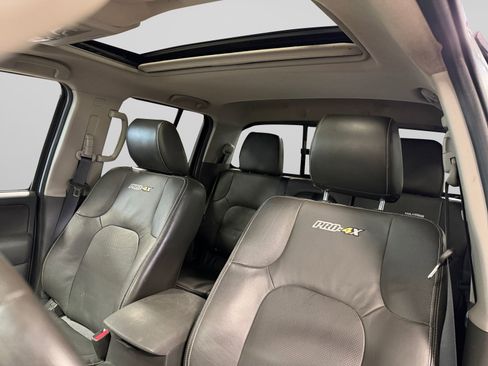 Used 2016 Nissan Frontier PRO-4X w/ Pro-4x Luxury Package AWD/4WD image 35