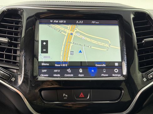 Used 2020 Jeep Cherokee Limited image 24