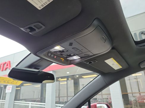 Used 2017 Cadillac XT5 Luxury w/ Driver Awareness Package image 30