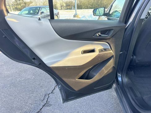 Used 2018 Chevrolet Equinox LS image 14
