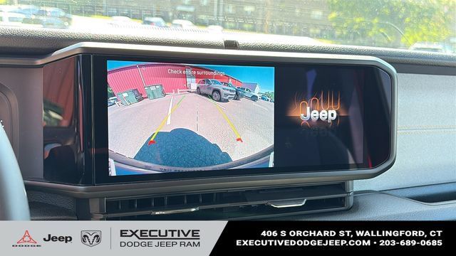 Used 2024 Jeep Wrangler Unlimited w/ Convenience Group AWD/4WD image 15