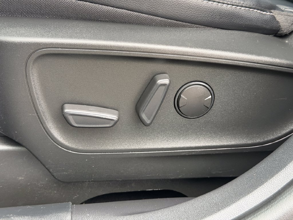 Used 2022 Ford Escape Titanium AWD/4WD image 18