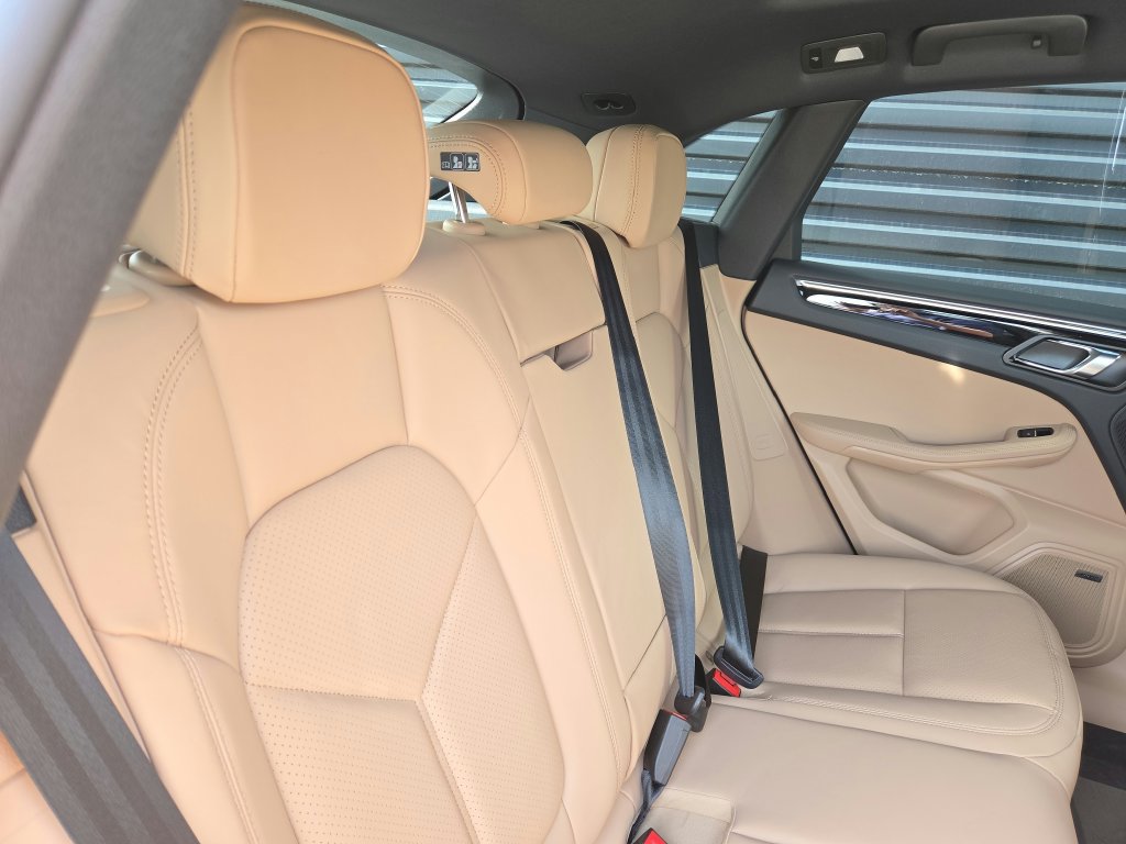 Certified 2026 Porsche Macan S AWD/4WD image 21