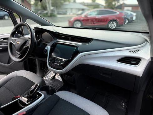 Used 2017 Chevrolet Bolt LT FWD image 14