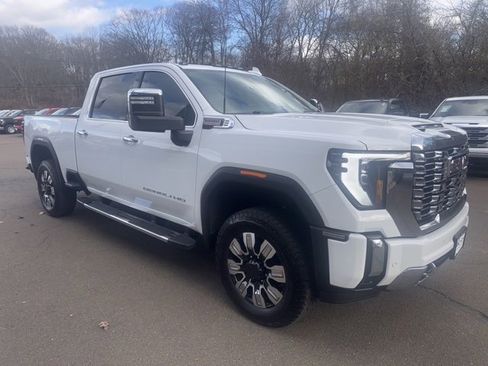 Used 2024 GMC Sierra 3500 Denali w/ Denali Reserve Package image 9