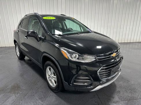 Used 2017 Chevrolet Trax LT w/ LT Convenience Package AWD/4WD image 2
