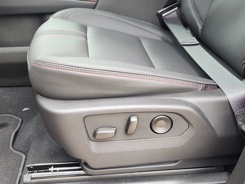 New 2026 Chevrolet Suburban RST w/ RST Capability Package image 19