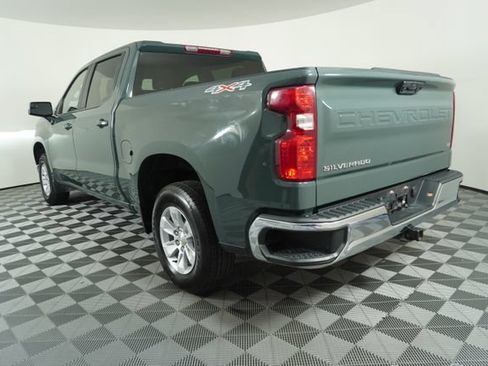 Used 2025 Chevrolet Silverado 1500 LT AWD/4WD image 5