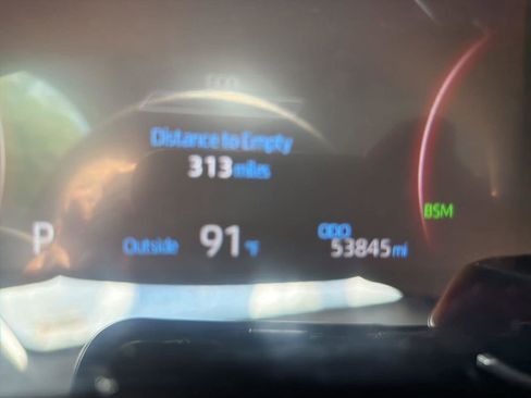 Used 2024 Toyota RAV4 XLE FWD image 12
