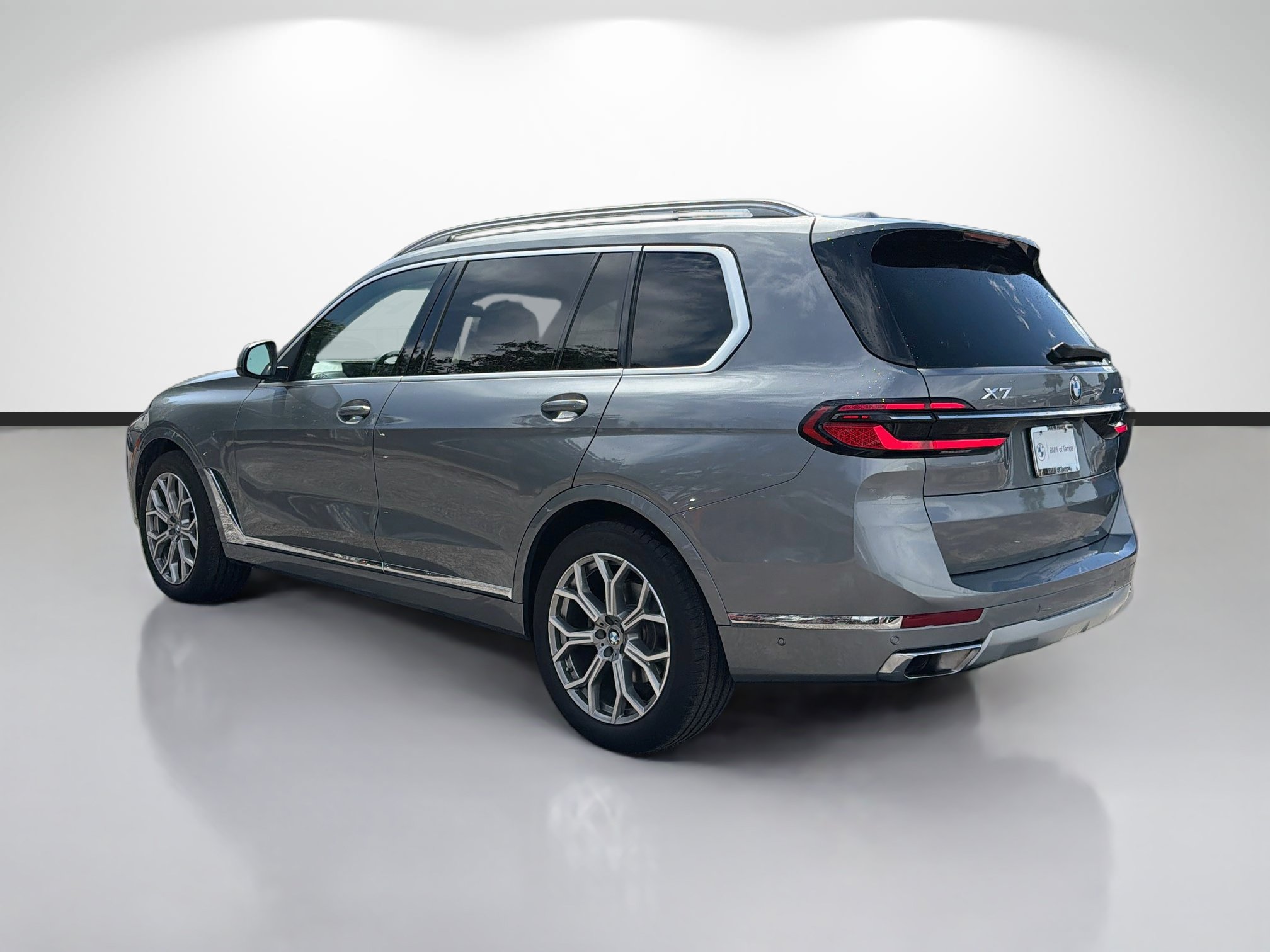 Used 2023 BMW X7 xDrive40i AWD/4WD image 5