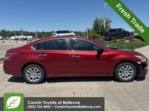 Used 2014 Nissan Altima 2.5 S FWD image 2