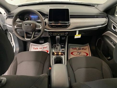 New 2025 Jeep Compass Sport image 18