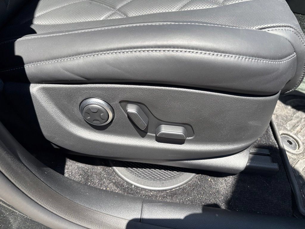 Used 2025 Genesis GV80 3.5T Prestige AWD/4WD image 44