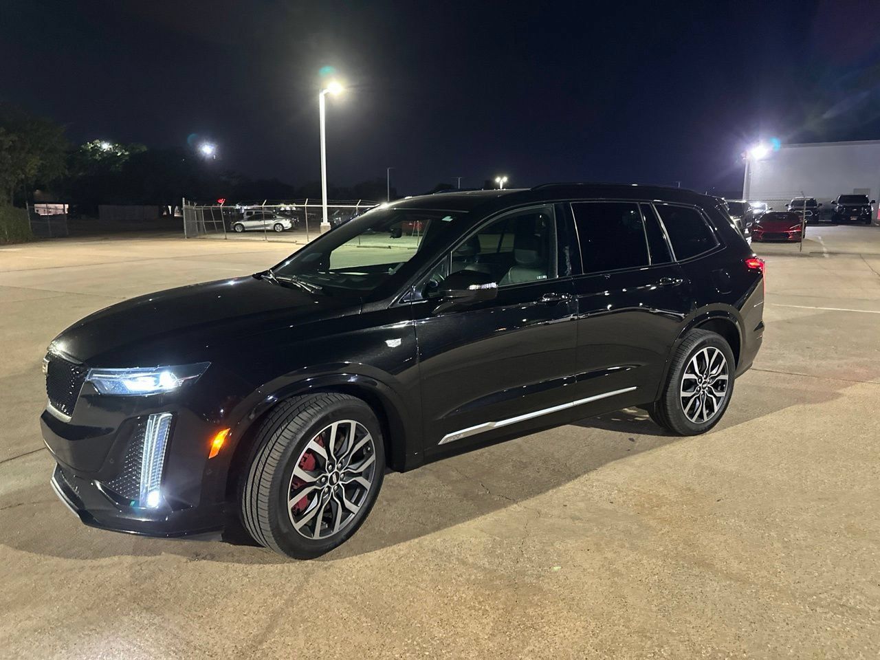 Used 2022 Cadillac XT6 Sport w/ Technology Package AWD/4WD image 1