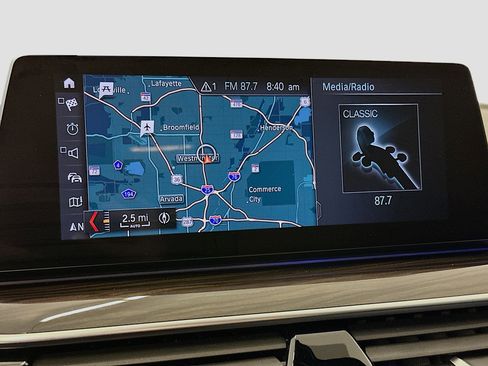 Used 2019 BMW 530e xDrive w/ Premium Package image 22