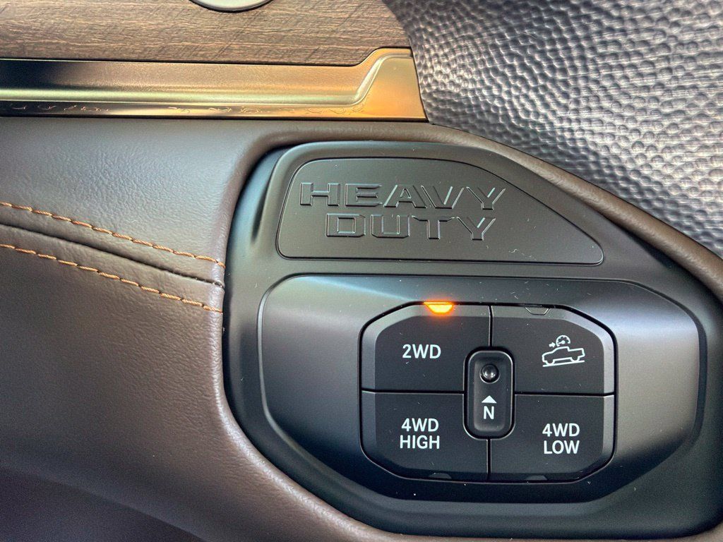 Used 2025 RAM 2500 Limited AWD/4WD image 16