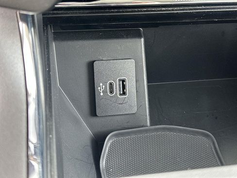 Used 2025 Ford F150 Lariat AWD/4WD image 39