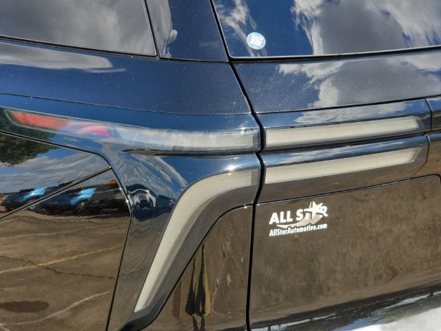 New 2027 Chevrolet Traverse RS FWD image 32