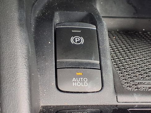 Used 2024 Nissan Kicks SR FWD image 9