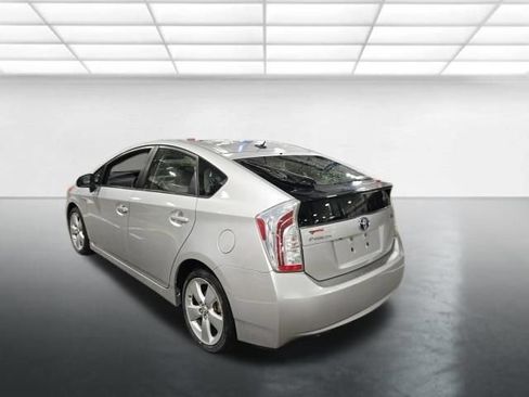 Used 2015 Toyota Prius Five FWD image 6