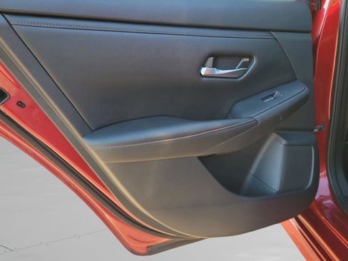 Used 2021 Nissan Sentra SR image 9