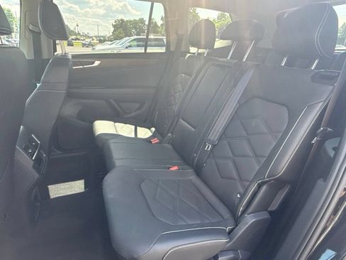 Used 2026 Volkswagen Atlas SE FWD image 14