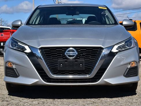 Used 2021 Nissan Altima 2.5 SV image 2