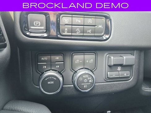 New 2026 GMC Yukon Denali AWD/4WD image 33
