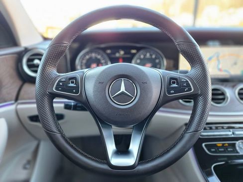 Used 2017 Mercedes-Benz E 300 4MATIC image 27