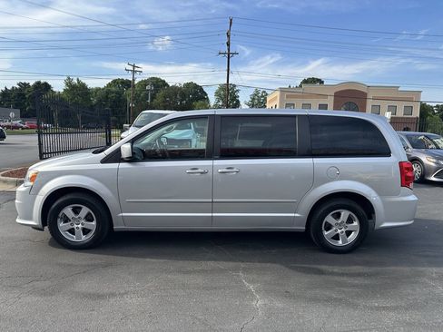 Used 2012 Dodge Grand Caravan SE FWD image 8