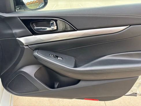 Used 2023 Nissan Maxima SV w/ Floor Mat Group image 17