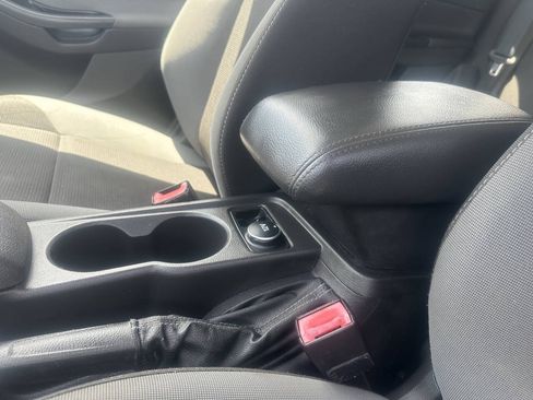 Used 2012 Ford Focus SE FWD image 15