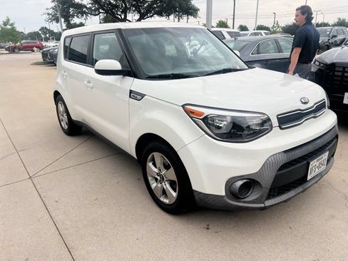 Used 2019 Kia Soul FWD image 1