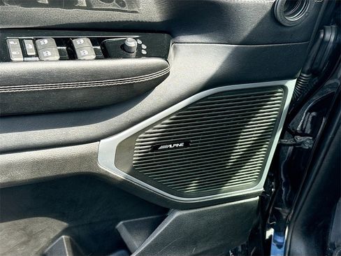 Used 2023 Jeep Wagoneer L Series II image 17