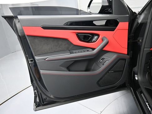 Used 2024 Lamborghini Urus S AWD/4WD image 15
