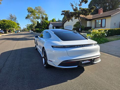 Used 2022 Porsche Taycan RWD image 7