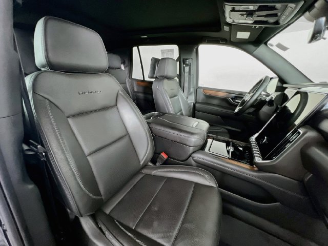 Used 2025 GMC Yukon Denali w/ Denali Reserve Package AWD/4WD image 31