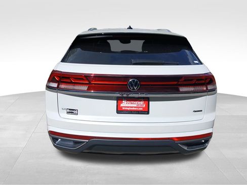 New 2026 Volkswagen Atlas Cross Sport SE AWD/4WD image 4
