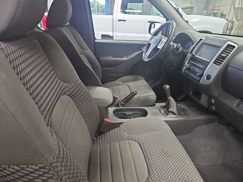 Used 2019 Nissan Frontier SV RWD image 10