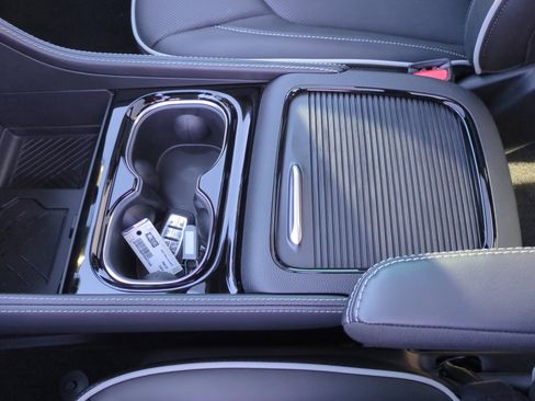 New 2026 Chrysler Pacifica Limited image 15