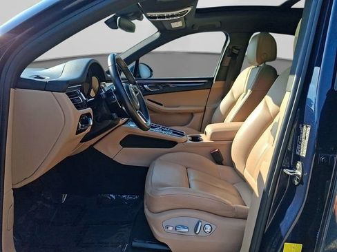 Used 2019 Porsche Macan AWD/4WD image 15